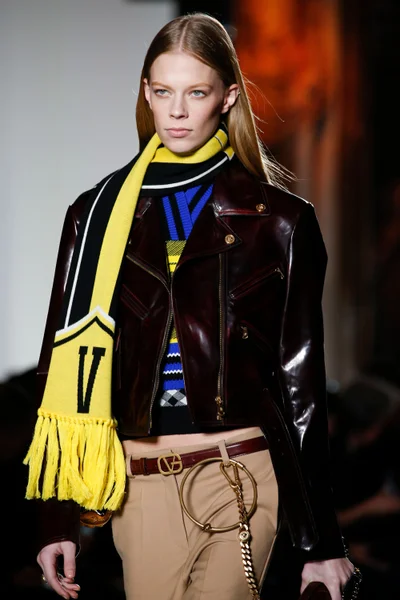 Look 4
